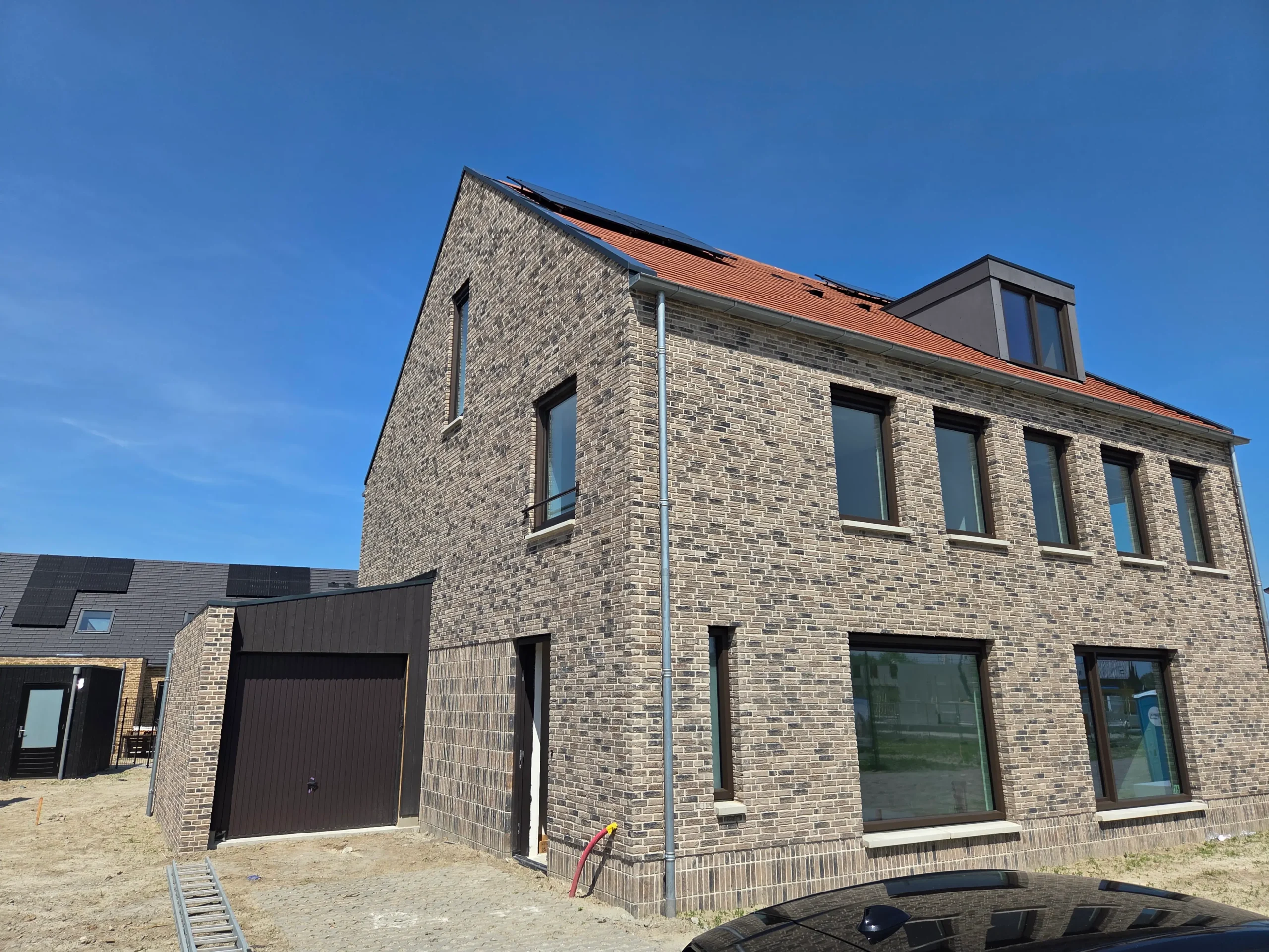 Opleveringskeuring nieuwbouw, voorinspectie, eindcontrole na verbouwing, vooropname bij sleuteloverdracht en technische beoordeling van opleverpunten voor woningen en vastgoed.